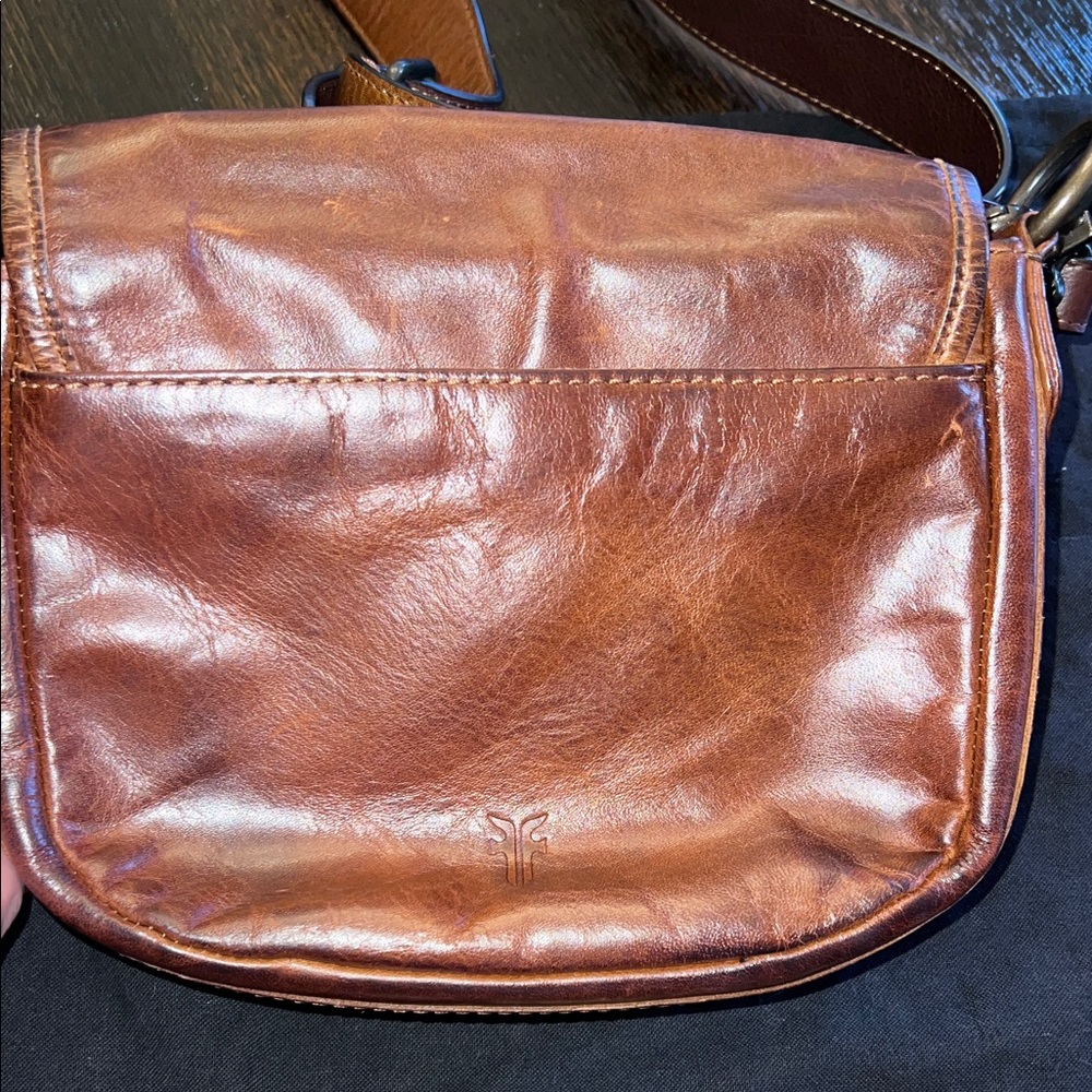 Frye Melissa Whipstitch Saddle Crossbody Bag in Cognac - Picture 8 of 12